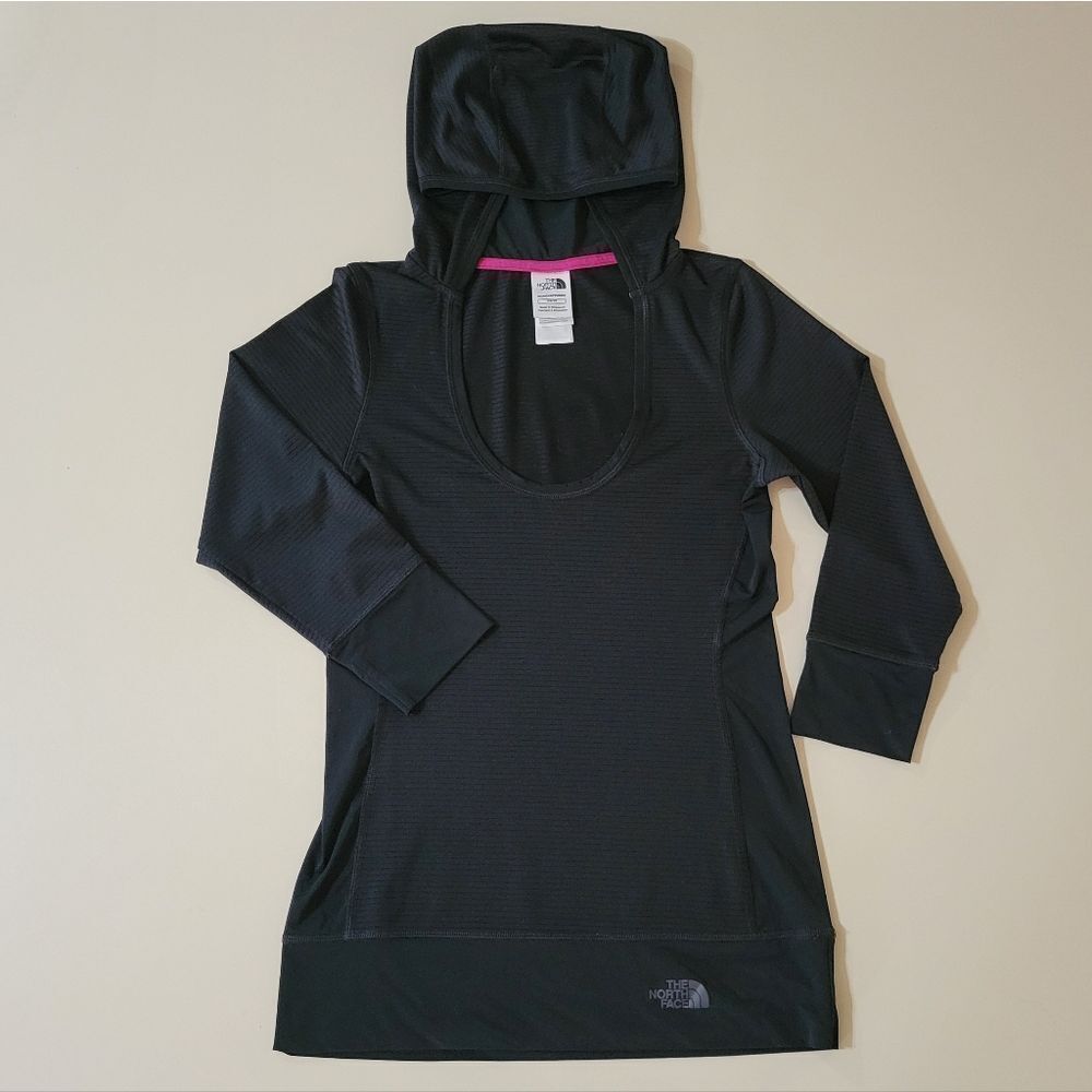 The North Face Women's Scoop-neck Hooded Black Elbow-length Sleeve Top